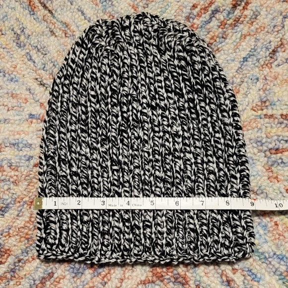 Hand Crafted unisex rib knit winter beanie hat size Adult medium to large - Picture 8 of 9